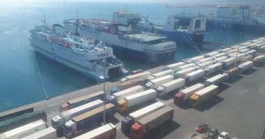 تداول 1043 طنا من البضائع العامة والمتنوعة و274 شاحنة بموانئ البحر الأحمر