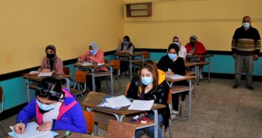 أولياء أمور بالقاهرة: امتحان الجبر للإعدادية سهل.. وشكاوى من الدراسات بالإسكندرية