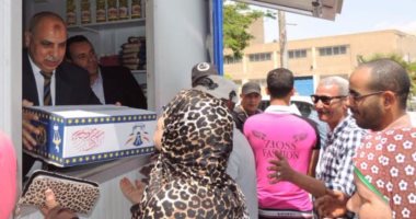 أخبار × 24 ساعة.. توزيع 6 ملايين كرتونة سلع غذائية بالمحافظات ضمن "حياة كريمة"