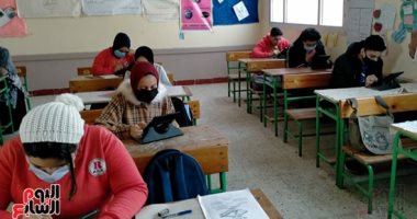 المدارس تعقد تدريبا لطلاب أولى ثانوى على استخدام التابلت فى الامتحان الإلكترونى