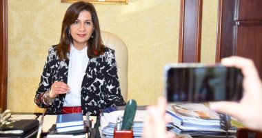 وزيرة الهجرة تناشد أبناء الجالية بخاركوف بالتواجد فى أماكنهم حفاظا على سلامتهم