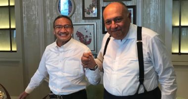 وزير الخارجية يبحث مع وزير الدفاع الماليزى سبل دفع العلاقات الثنائية