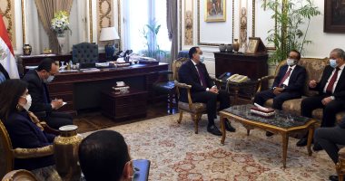 مستثمر إماراتى يعرض إقامة مشروعات بقطاع التجزئة والاستثمار بالمناطق اللوجيستية