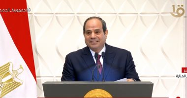 الرئيس السيسى: نفسنا نكرم كل السيدات.. وفيه اتنين من قادة حرب أكتوبر توفيوا اليوم