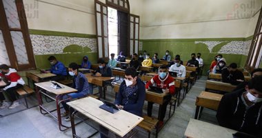 انطلاق تدريبات طلاب الثانوى على استخدام التابلت بالامتحانات الإلكترونية غدا