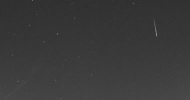 كونوا على الموعد.. زخة شهب القيثارة تمطر سماء مصر الجمعة والسبت