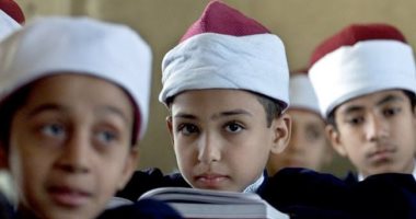 طلاب الابتدائية الأزهرية يؤدون امتحان الرياضيات والدراسات الاجتماعية