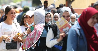 التعليم: طلاب الثانوية العامة يؤدون امتحان المواد غير المضافة بنظام البابل شيت