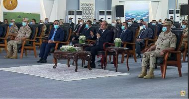 الرئيس السيسي: "أنا فى تحدى لتطوير حياة بلدى وأهلى وناسى"