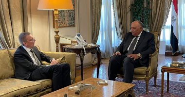 بدء جلسة المباحثات بين شكرى ووزير خارجية لاتفيا