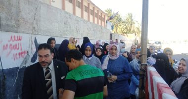 التعليم تتابع وصول أسئلة الكيمياء والجغرافيا إلى لجان امتحانات الثانوية