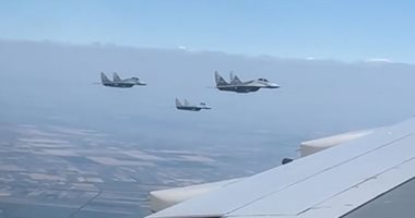 شاهد مقاتلات صربيا ترافق طائرة الرئيس السيسى فور دخول المجال الجوى وحتى الهبوط