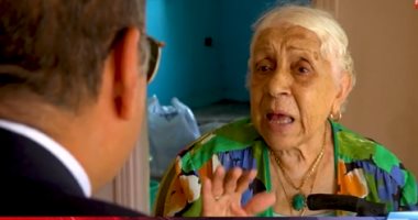 "صاحبة العائمة 77" بعد استلام شقتها على نيل الزمالك: البركة فى الرئيس السيسى