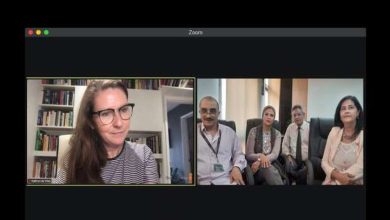 عميدة كلية الإعلام جامعة القاهرة  فى لقاء عمل عبر زووم