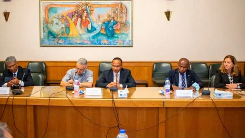 وزير الري يبحث مع وزير المياه بدولة مدغشقر