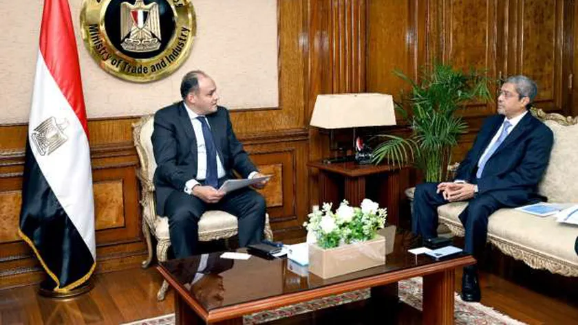 جانب من لقاء وزير الصناعة