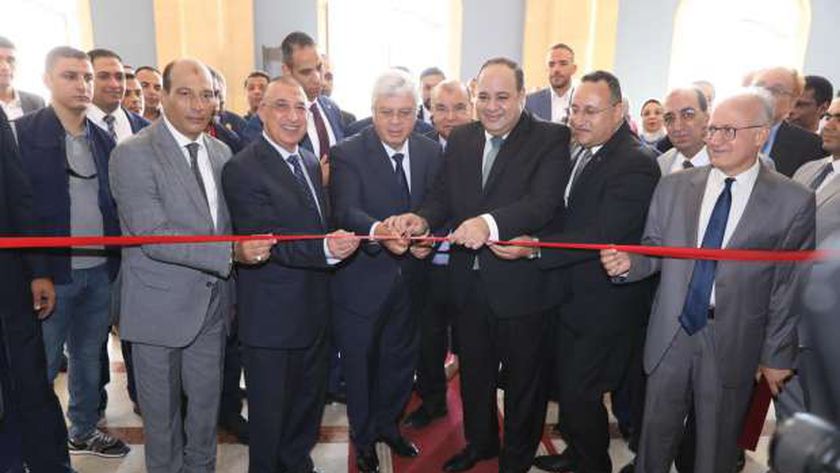 أيمن عاشور يفتتح المعرض التعليمي لمؤسسة أخبار اليوم بالإسكندرية