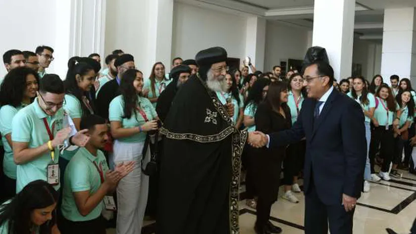 رئيس الوزراء خلال استقباله البابا تواضروس وشباب ملتقى لوجوس الثالث اليوم