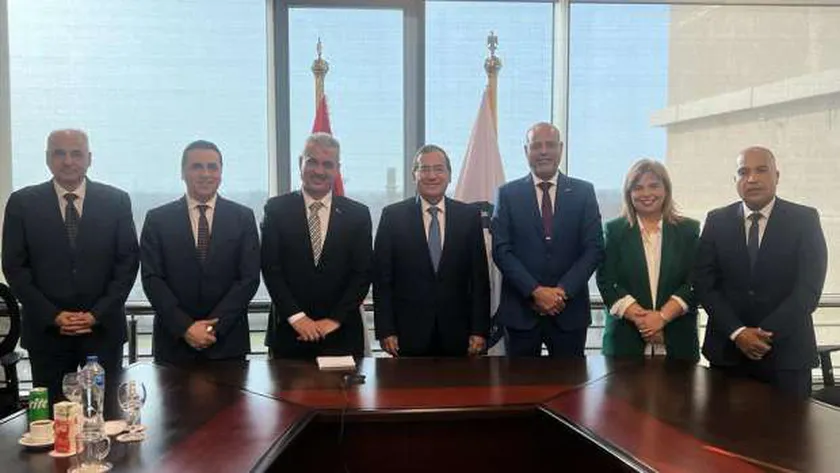 جانب من لقاء وزير البترول بوفد النقابة العامة