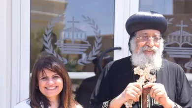 قداسة البابا تواضروس ووزيرة الهجرة يفتتحان معرض لوجوس