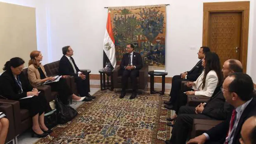 رئيس الوزراء خلال لقائه مدير برنامج الأمم المتحدة الإنمائي