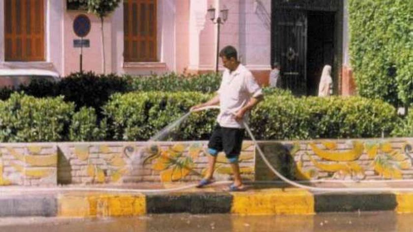 خلال رش الشوارع بالخرطوم- صورة أرشيفية