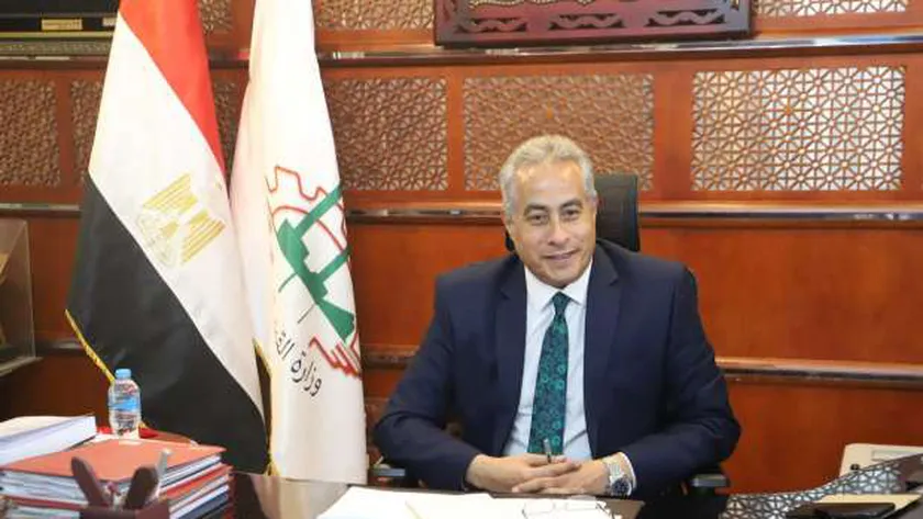 القوى العاملة تعلن توافر 4410 فرص عمل في 13 محافظة.. راتب يصل لـ15 ألف جنيه