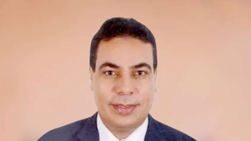 الدكتور عادل عبدالغفار