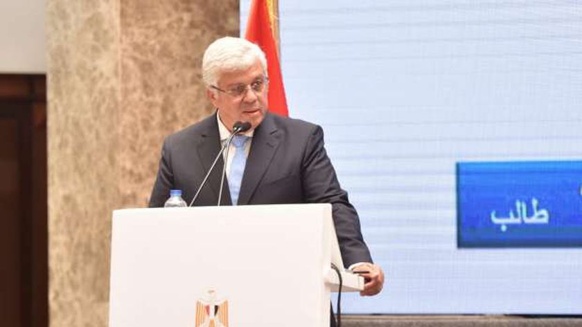 الدكتور محمد أيمن عاشور - وزير التعليم العالي والبحث العلمي