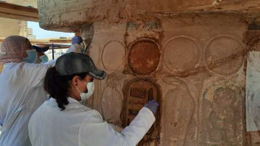 استئناف أعمال ترميم صالة الأعمدة الكبرى بمعابد الكرنك في الأقصر