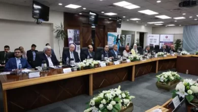 جلسة نقاشية سابقة لمركز المعلومات