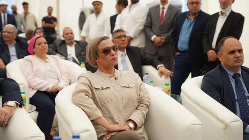 وزيرة البيئة تتفقد شركة إيجل للبولميرات وتفتتح محطة معالجة ثلاثية لمياه الصرف