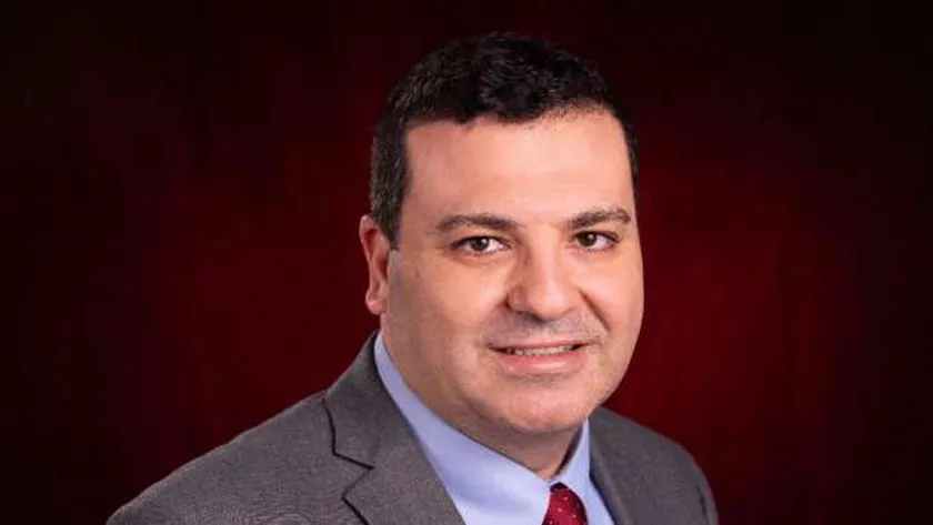 الدكتور أيمن الباز عضو مجلس أمناء جامعة العلمين