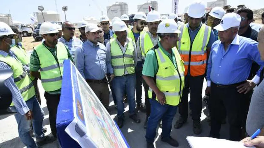 وزير النقل يتابع معدلات تنفيذ مشروع تطوير ميناء العين السخنة (صور)