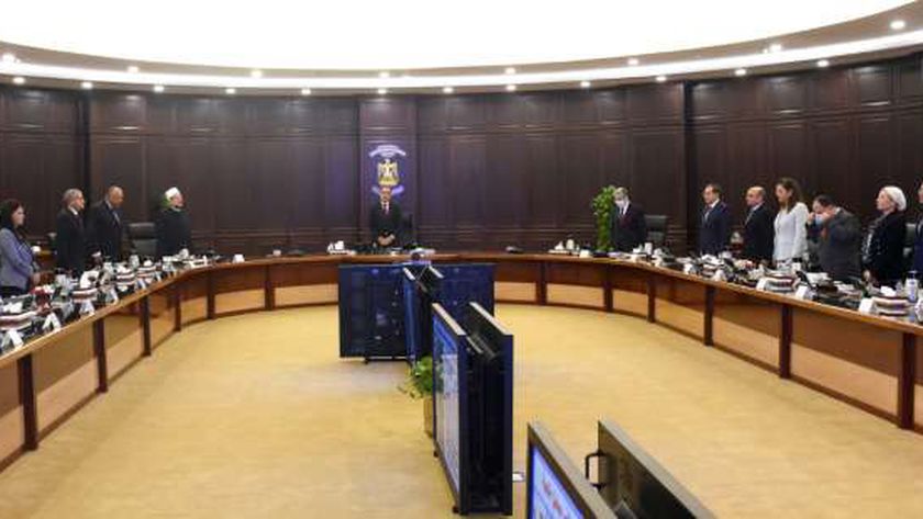 الحكومة تقف دقيقة حدادا على أرواح ضحايا الكنيسة.. وتعلن انتهاء صرف التعويضات