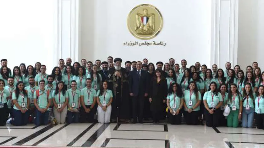 رئيس الوزراء خلال استقباله البابا تواضروس وشباب ملتقى لوجوس الثالث اليوم