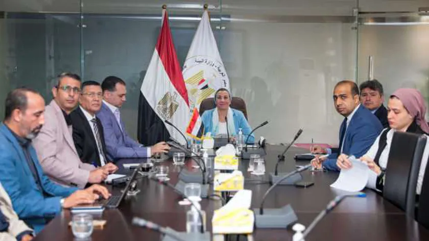 وزيرة البيئة: تفعيل دور القطاع الخاص.. تعاون مصرى إماراتى لتنفيذ منظومة المخلفات الصلبة بمدينة شرم الشيخ