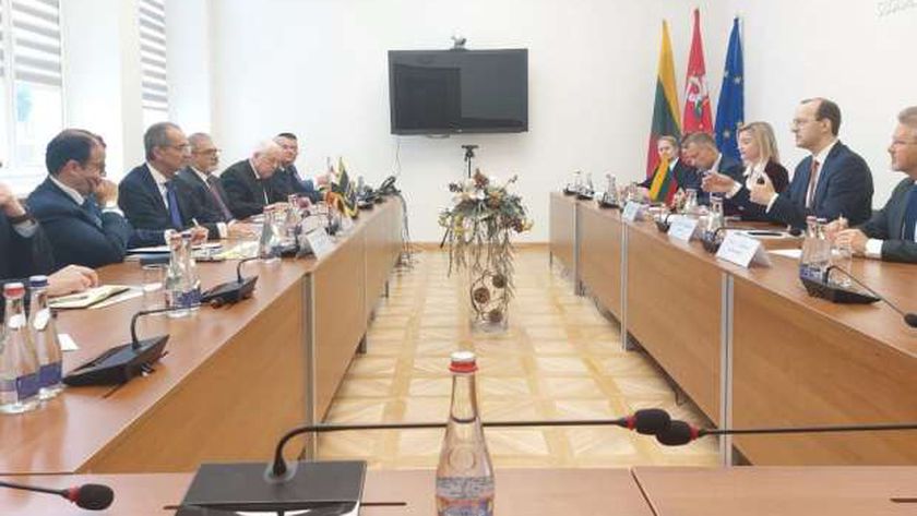 «الاتصالات» تستعرض تجربة ليتوانيا في إعادة هيكلة البريد وآليات التحول الرقمي