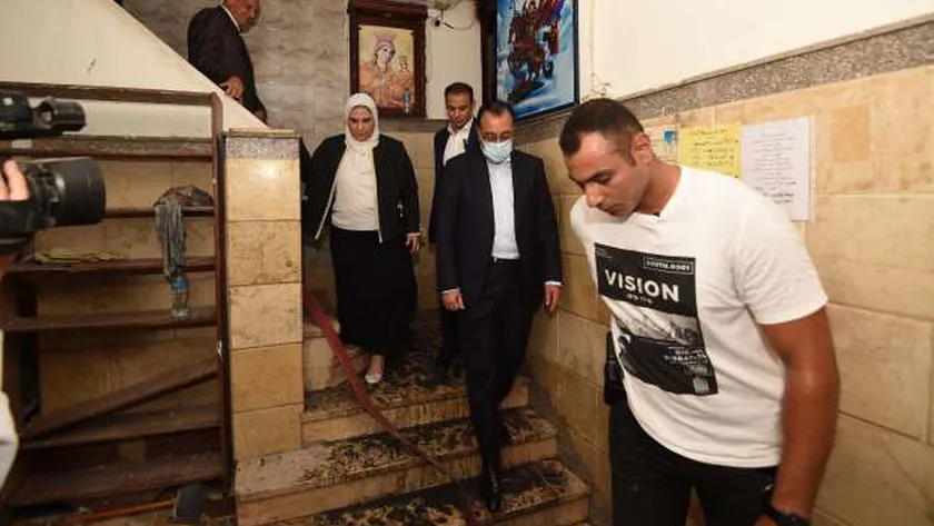 رئيس الوزراء من مكان الحادث داخل كنيسة المنيرة
