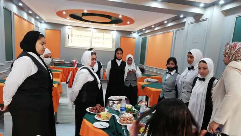 طلاب المدارس الفندقية