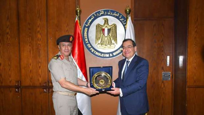 القوات المسلحة توقع بروتوكول تعاون مع وزارة البترول والثروة المعدنية