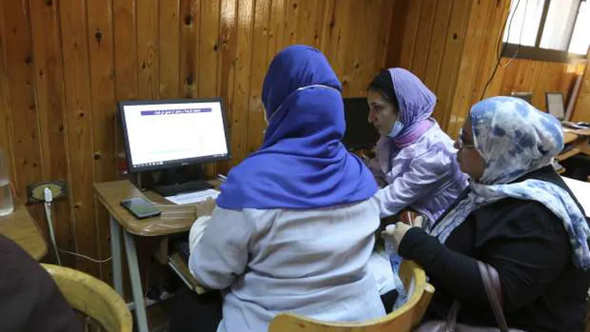 أحد معامل تنسيق القبول بالجامعات .. أرشيفية