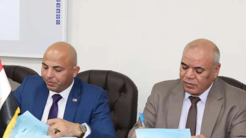 جانب من توقيع البروتوكول