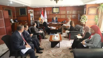 وزير القوى العاملة خلال اللقاء