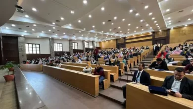 الطلاب في أثناء حضور محاضرة- أرشيفية