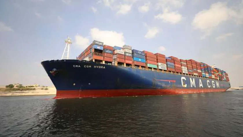 عبور إحدى السفن في قناة السويس .. أرشيفية