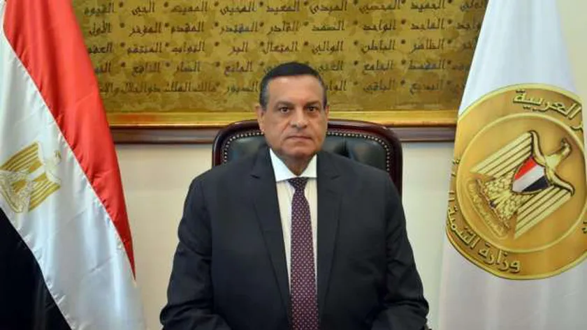 اللواء هشام آمنة وزير التنمية المحلية