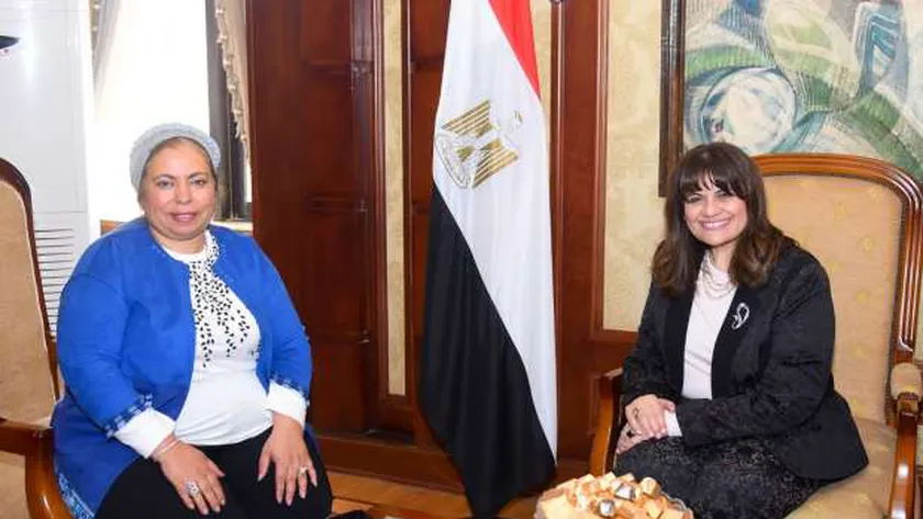 عفاف عبد ربه برفقة السفيرة سها جندي وزيرة الهجرة