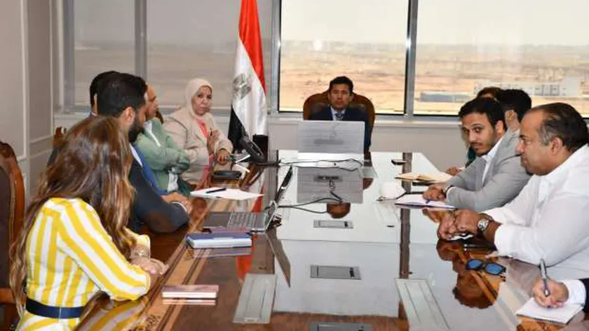 اجتماع وزير الشباب والرياضة