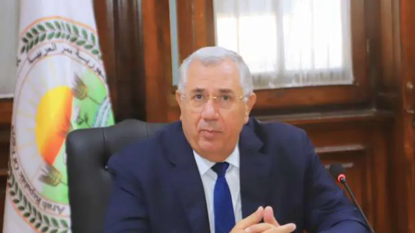 السيد القصير وزير الزراعة